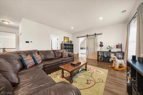 9 Donna Drive Raritan NJ 08822