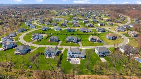 9 Donna Drive Raritan NJ 08822