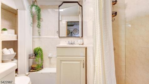 34 Greenlawn Drive Lodi NJ 07644