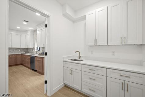 24 Richard Scott Court Haledon NJ 07508