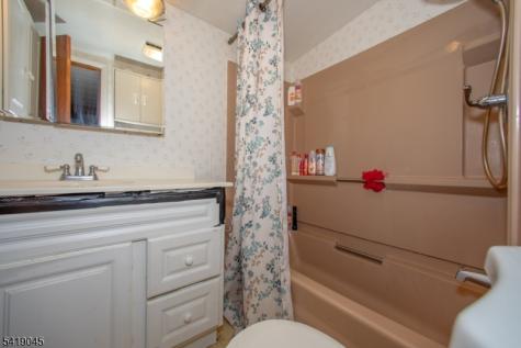 13 Glenwood Lane Vernon NJ 07461