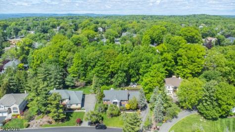 14 Fox Run North Caldwell NJ 07006