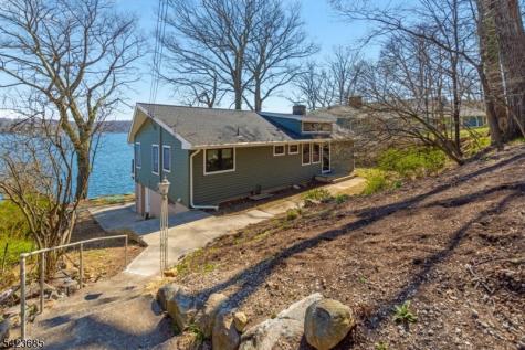 38 Ithanell Road Hopatcong NJ 07843