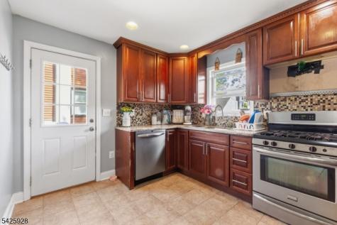 237 Clinton Woodbridge NJ 07095