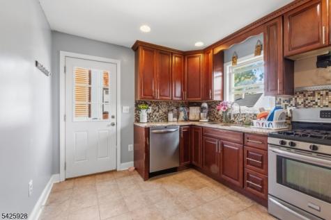 237 Clinton Woodbridge NJ 07095