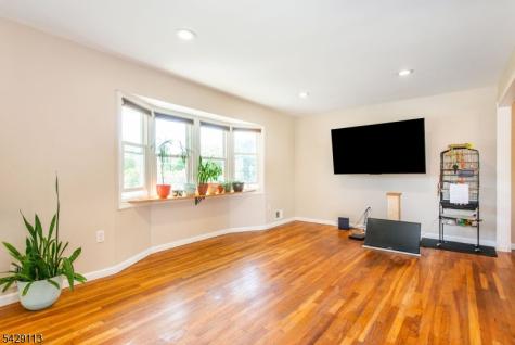 13 W Parkway Pequannock NJ 07440