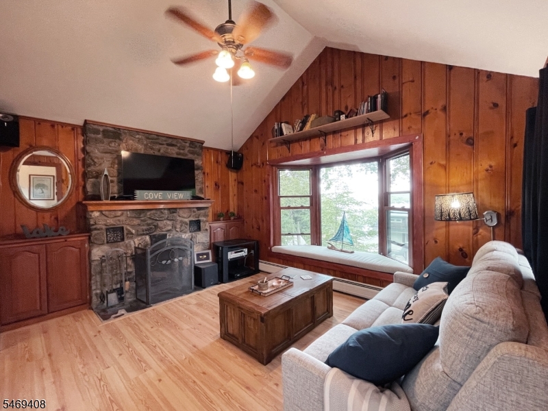 16 Lakeview Road Hopatcong NJ 07843