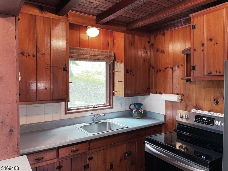16 Lakeview Road Hopatcong NJ 07843