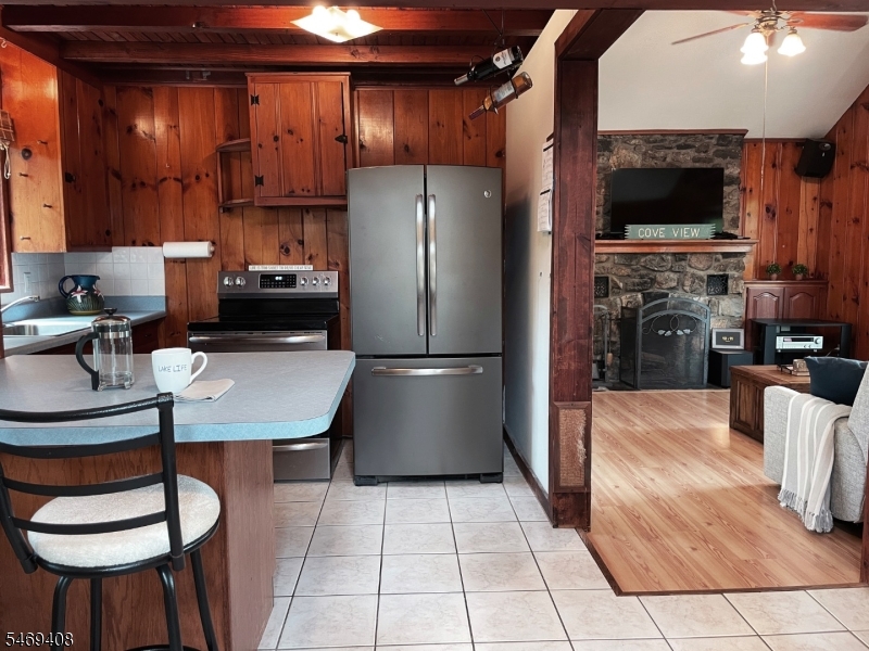 16 Lakeview Road Hopatcong NJ 07843