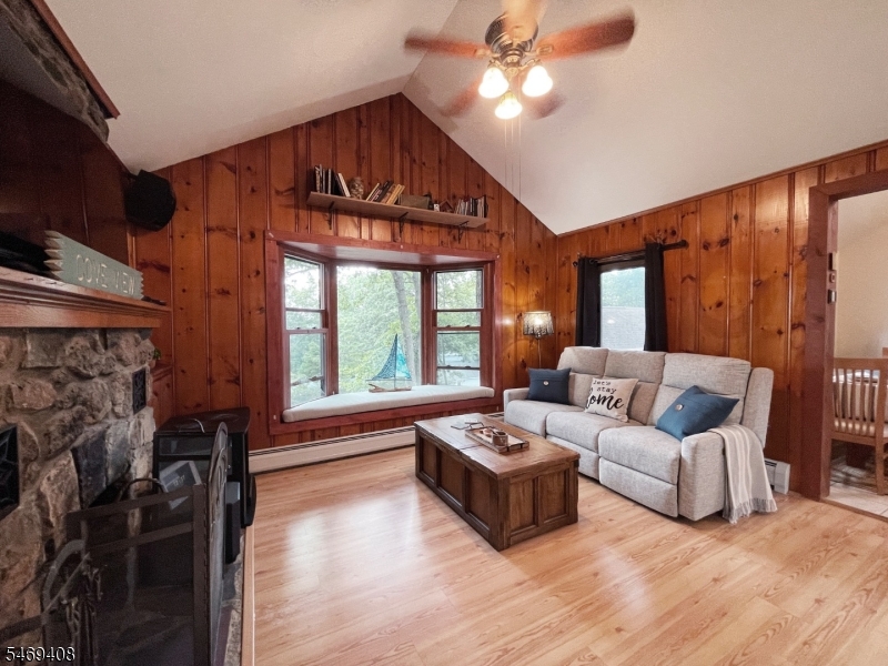 16 Lakeview Road Hopatcong NJ 07843