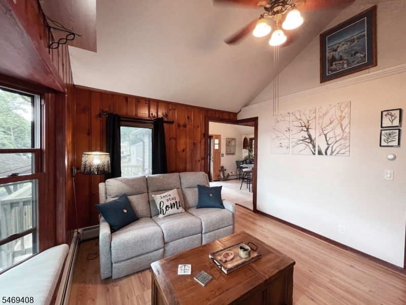 16 Lakeview Road Hopatcong NJ 07843