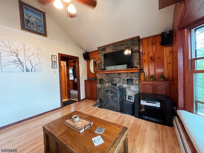 16 Lakeview Road Hopatcong NJ 07843