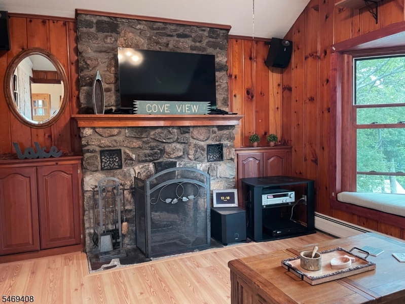 16 Lakeview Road Hopatcong NJ 07843