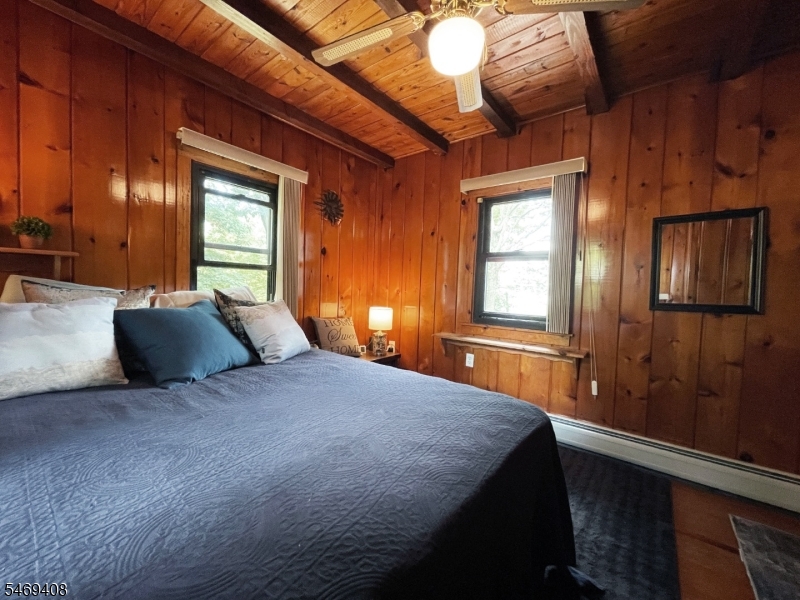 16 Lakeview Road Hopatcong NJ 07843