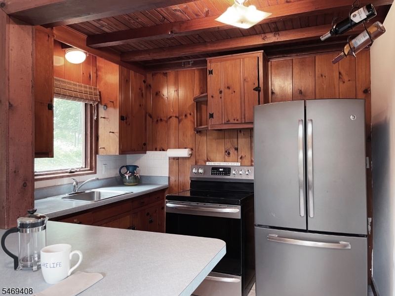 16 Lakeview Road Hopatcong NJ 07843