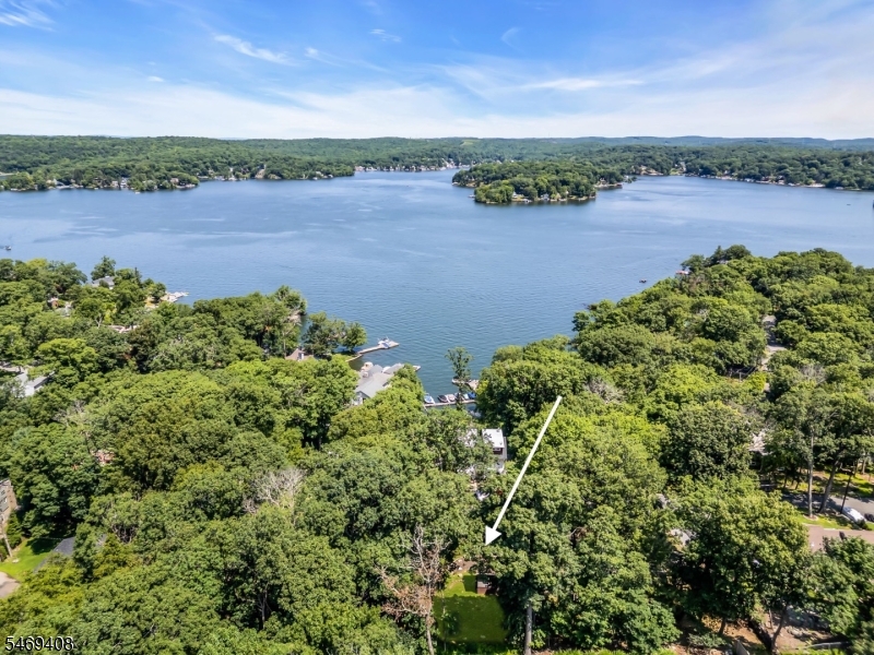16 Lakeview Road Hopatcong NJ 07843