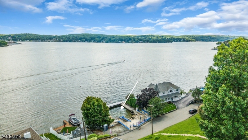 16 Lakeview Road Hopatcong NJ 07843