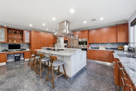 5 Robert Court Monroe NJ 08831
