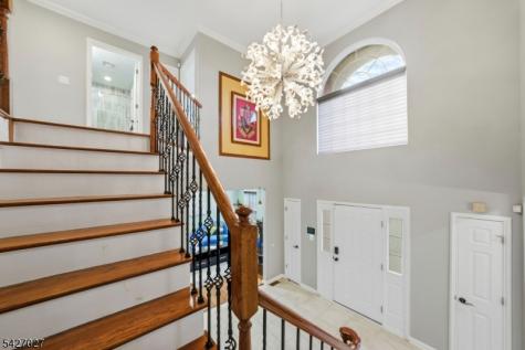 5 Robert Court Monroe NJ 08831