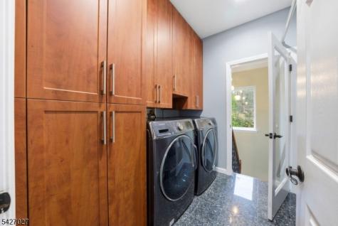 5 Robert Court Monroe NJ 08831