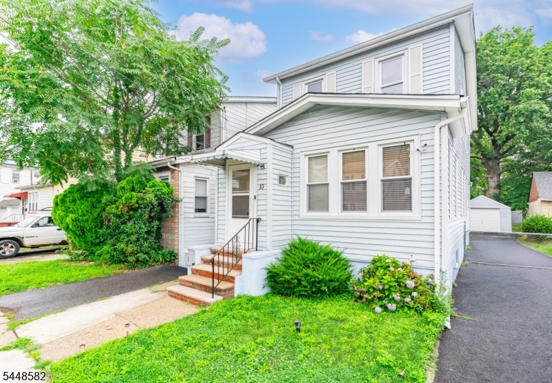 10 Lentz Place Irvington NJ 07111