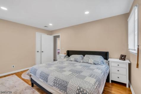 33 Oak Avenue Pequannock NJ 07440