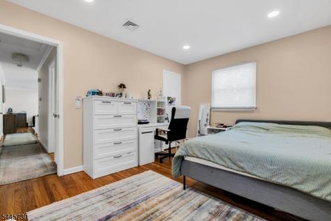 33 Oak Avenue Pequannock NJ 07440