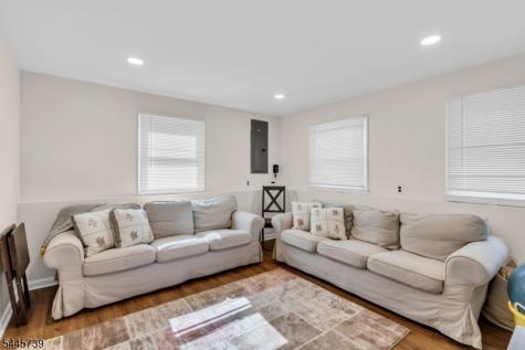 33 Oak Avenue Pequannock NJ 07440