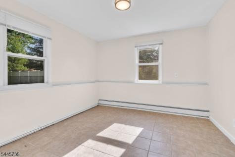 33 Oak Avenue Pequannock NJ 07440
