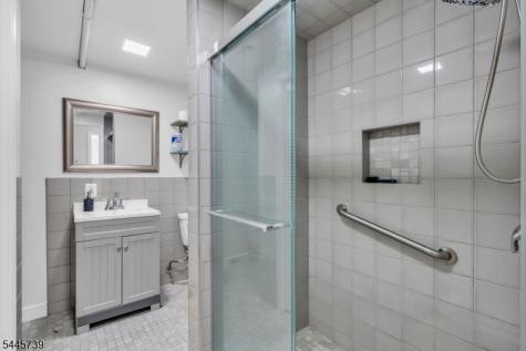 33 Oak Avenue Pequannock NJ 07440