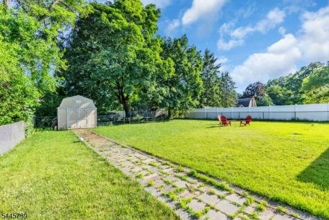 33 Oak Avenue Pequannock NJ 07440