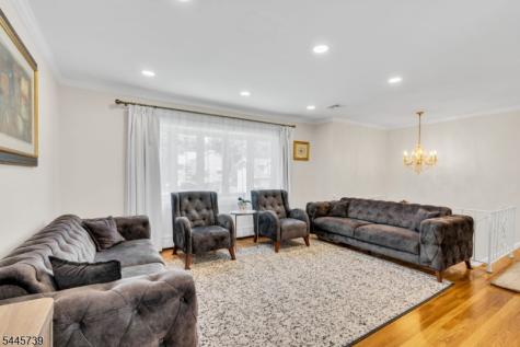 33 Oak Avenue Pequannock NJ 07440