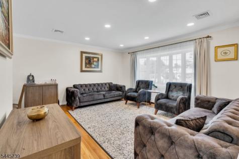 33 Oak Avenue Pequannock NJ 07440
