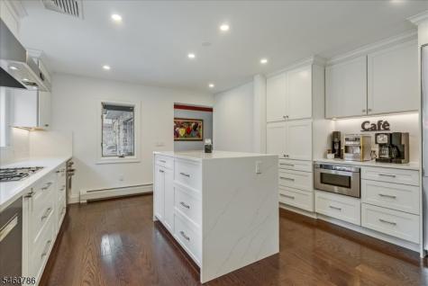 3 Manrodt Court Kinnelon NJ 07405