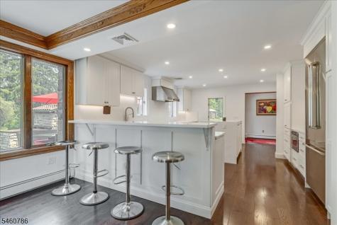 3 Manrodt Court Kinnelon NJ 07405