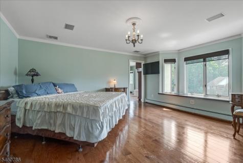 3 Manrodt Court Kinnelon NJ 07405