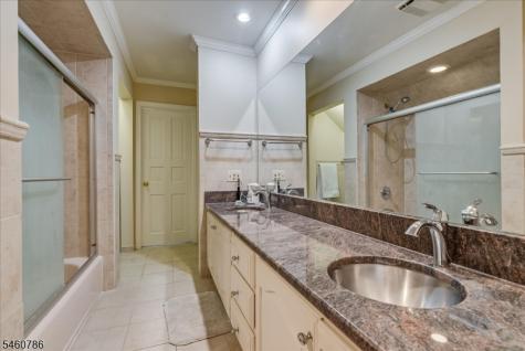 3 Manrodt Court Kinnelon NJ 07405