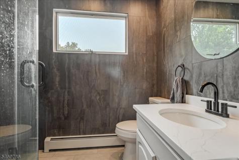 3 Manrodt Court Kinnelon NJ 07405