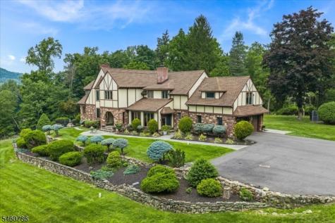 3 Manrodt Court Kinnelon NJ 07405