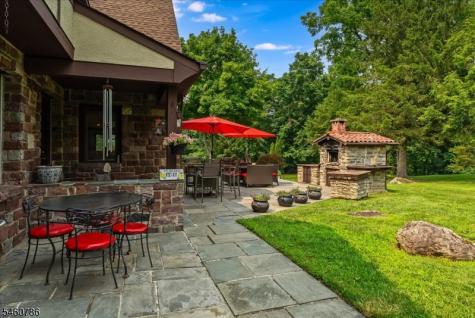 3 Manrodt Court Kinnelon NJ 07405