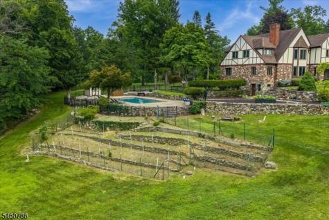 3 Manrodt Court Kinnelon NJ 07405