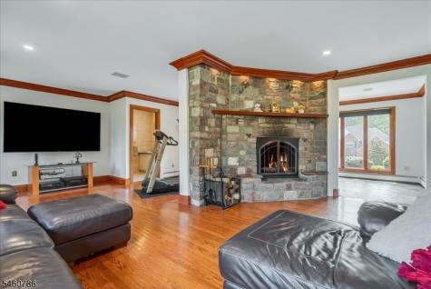 3 Manrodt Court Kinnelon NJ 07405