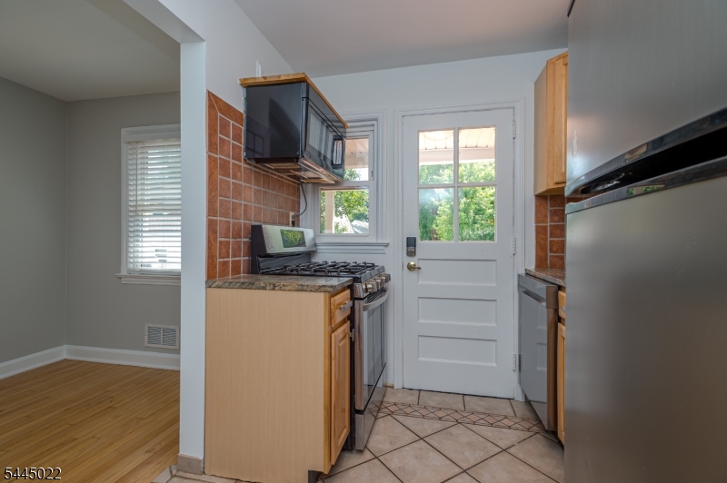 39 Amboy Avenue Metuchen NJ 08840