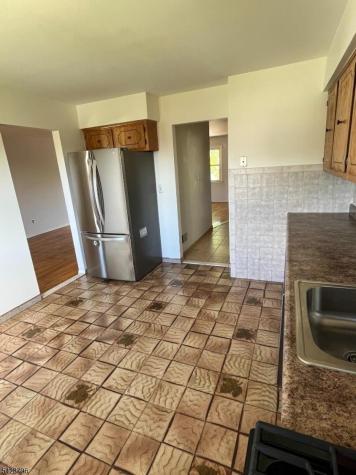 17 Garden Drive Elmwood Park NJ 07407