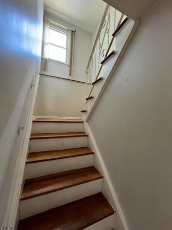17 Garden Drive Elmwood Park NJ 07407