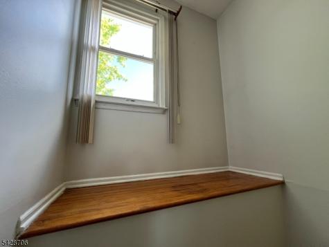 17 Garden Drive Elmwood Park NJ 07407