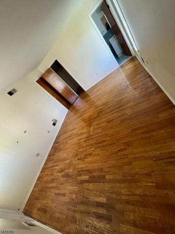 17 Garden Drive Elmwood Park NJ 07407
