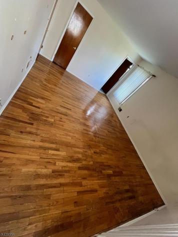 17 Garden Drive Elmwood Park NJ 07407