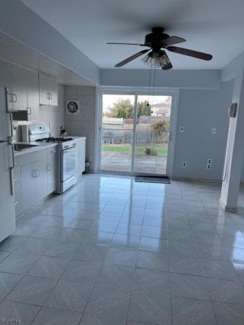 17 Garden Drive Elmwood Park NJ 07407