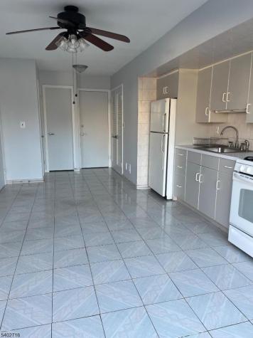 17 Garden Drive Elmwood Park NJ 07407